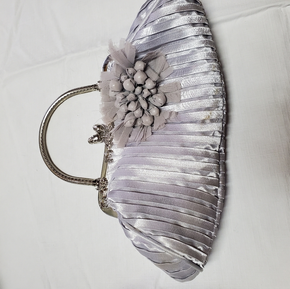 Handbag - Picture 3 of 4